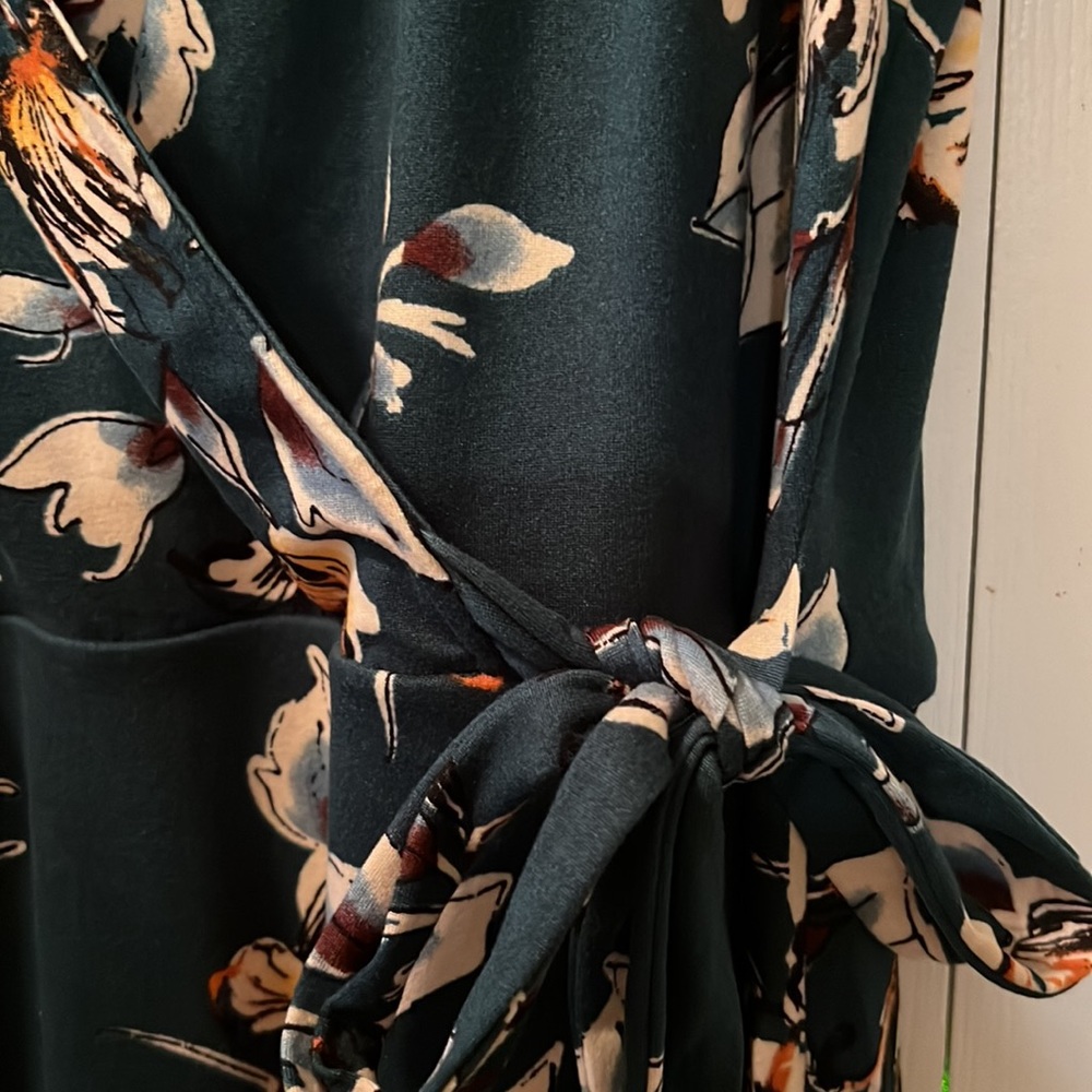 Fortune & Ivy Hi-Lo Floral Faux-Wrap Dress - Picture 6 of 6